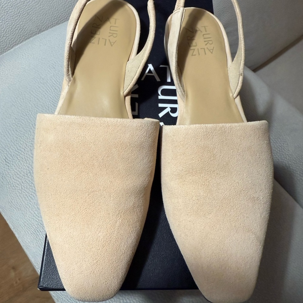 Naturalizer Women's Cream Slingback Flats